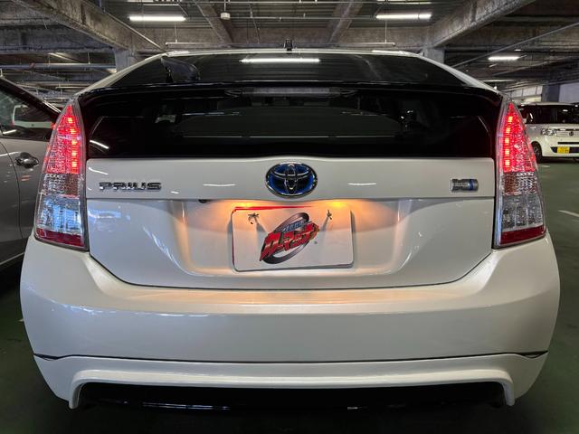 プリウス Ｓ　ＷＯＲＫ１８インチＡＷ／Ｂｌｕｅｔｏｏｔｈ／サンルーフ／カロッツェリアナビ／ＴＶ／ＴＥＩＮ車高調／クルコン／バックカメラ／ＥＴＣ（57枚目）