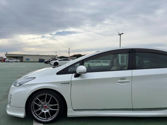 プリウス Ｓ　ＷＯＲＫ１８インチＡＷ／Ｂｌｕｅｔｏｏｔｈ／サンルーフ／カロッツェリアナビ／ＴＶ／ＴＥＩＮ車高調／クルコン／バックカメラ／ＥＴＣ（73枚目）