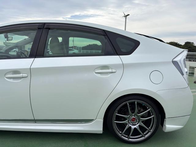 プリウス Ｓ　ＷＯＲＫ１８インチＡＷ／Ｂｌｕｅｔｏｏｔｈ／サンルーフ／カロッツェリアナビ／ＴＶ／ＴＥＩＮ車高調／クルコン／バックカメラ／ＥＴＣ（75枚目）