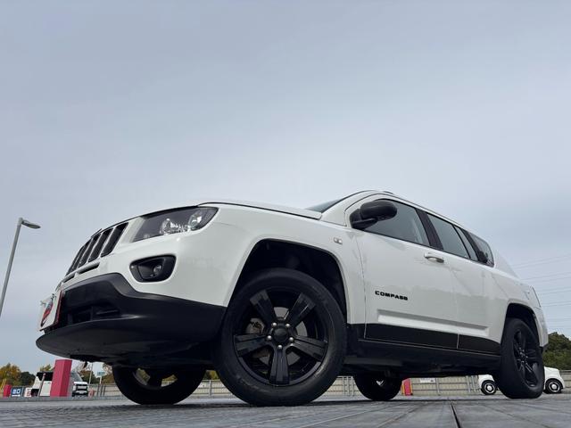 ジープ・コンパス アルティテュード　スポーツ　ナビエディション　純正１７インチＡＷ／Ｂｌｕｅｔｏｏｔｈ／カロッツェリアナビ／サイドカメラ／ルーフレール／クルコン／フォグ（5枚目）