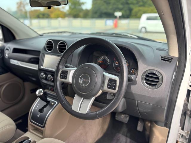 ジープ・コンパス アルティテュード　スポーツ　ナビエディション　純正１７インチＡＷ／Ｂｌｕｅｔｏｏｔｈ／カロッツェリアナビ／サイドカメラ／ルーフレール／クルコン／フォグ（8枚目）