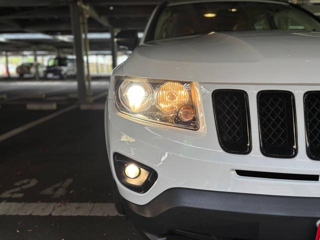 ジープ・コンパス アルティテュード　スポーツ　ナビエディション　純正１７インチＡＷ／Ｂｌｕｅｔｏｏｔｈ／カロッツェリアナビ／サイドカメラ／ルーフレール／クルコン／フォグ（12枚目）