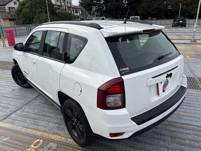 ジープ・コンパス アルティテュード　スポーツ　ナビエディション　純正１７インチＡＷ／Ｂｌｕｅｔｏｏｔｈ／カロッツェリアナビ／サイドカメラ／ルーフレール／クルコン／フォグ（33枚目）