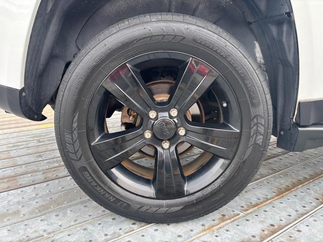 ジープ・コンパス アルティテュード　スポーツ　ナビエディション　純正１７インチＡＷ／Ｂｌｕｅｔｏｏｔｈ／カロッツェリアナビ／サイドカメラ／ルーフレール／クルコン／フォグ（35枚目）