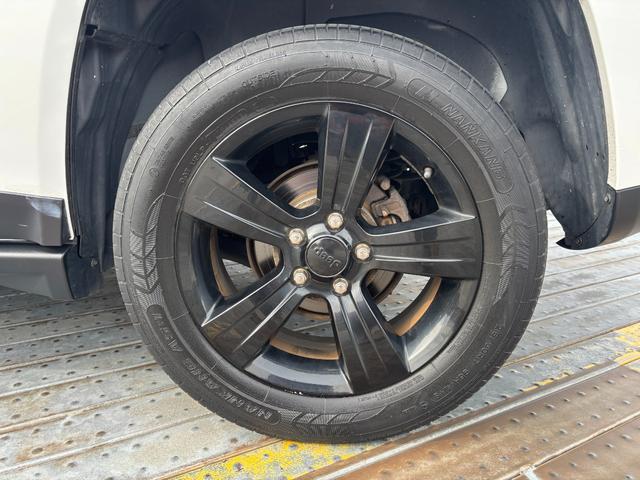 ジープ・コンパス アルティテュード　スポーツ　ナビエディション　純正１７インチＡＷ／Ｂｌｕｅｔｏｏｔｈ／カロッツェリアナビ／サイドカメラ／ルーフレール／クルコン／フォグ（45枚目）