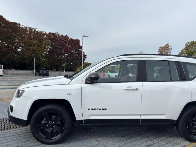 ジープ・コンパス アルティテュード　スポーツ　ナビエディション　純正１７インチＡＷ／Ｂｌｕｅｔｏｏｔｈ／カロッツェリアナビ／サイドカメラ／ルーフレール／クルコン／フォグ（46枚目）