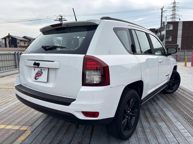 ジープ・コンパス アルティテュード　スポーツ　ナビエディション　純正１７インチＡＷ／Ｂｌｕｅｔｏｏｔｈ／カロッツェリアナビ／サイドカメラ／ルーフレール／クルコン／フォグ（64枚目）