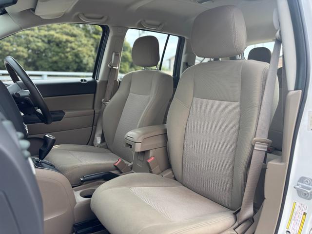 ジープ・コンパス アルティテュード　スポーツ　ナビエディション　純正１７インチＡＷ／Ｂｌｕｅｔｏｏｔｈ／カロッツェリアナビ／サイドカメラ／ルーフレール／クルコン／フォグ（68枚目）