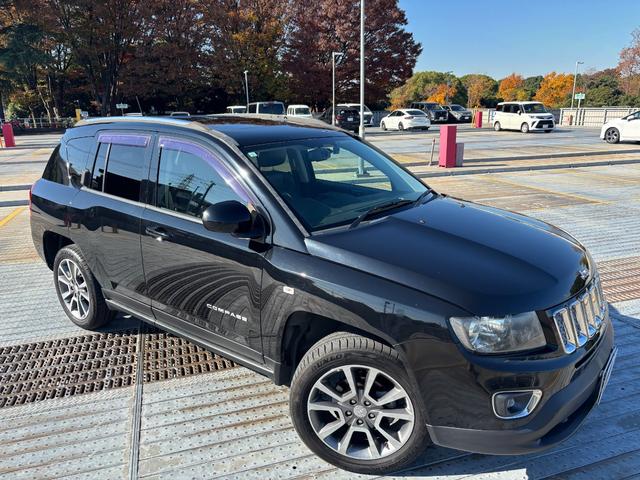 ジープ・コンパス リミテッド　４ＷＤ／１８インチアルミＡＷ／サンルーフ／レザーシート／Ｄ席パワーシート／シートヒーター／サイドカメラ／ドラレコ／クルコン／ＥＴＣ（7枚目）