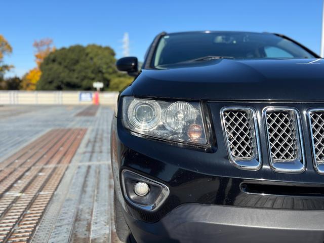 ジープ・コンパス リミテッド　４ＷＤ／１８インチアルミＡＷ／サンルーフ／レザーシート／Ｄ席パワーシート／シートヒーター／サイドカメラ／ドラレコ／クルコン／ＥＴＣ（11枚目）