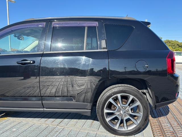 ジープ・コンパス リミテッド　４ＷＤ／１８インチアルミＡＷ／サンルーフ／レザーシート／Ｄ席パワーシート／シートヒーター／サイドカメラ／ドラレコ／クルコン／ＥＴＣ（13枚目）