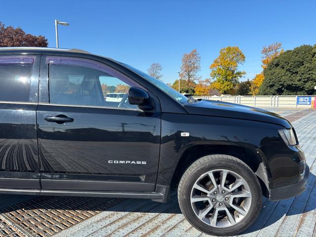 ジープ・コンパス リミテッド　４ＷＤ／１８インチアルミＡＷ／サンルーフ／レザーシート／Ｄ席パワーシート／シートヒーター／サイドカメラ／ドラレコ／クルコン／ＥＴＣ（29枚目）