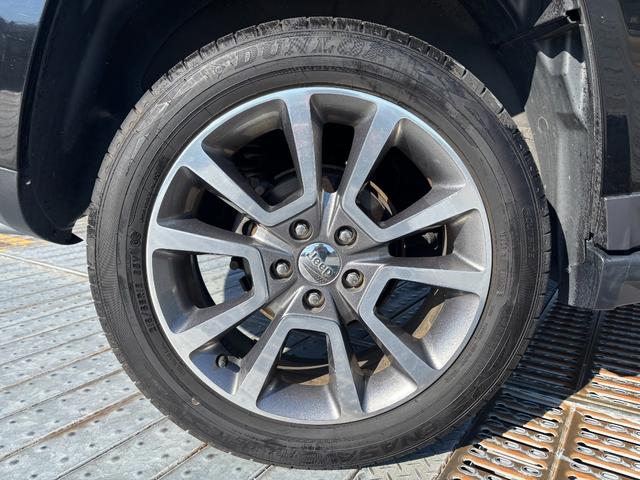 ジープ・コンパス リミテッド　４ＷＤ／１８インチアルミＡＷ／サンルーフ／レザーシート／Ｄ席パワーシート／シートヒーター／サイドカメラ／ドラレコ／クルコン／ＥＴＣ（31枚目）