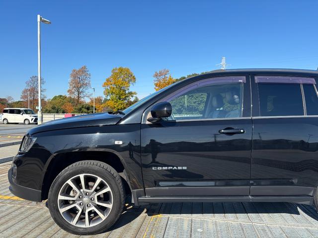 ジープ・コンパス リミテッド　４ＷＤ／１８インチアルミＡＷ／サンルーフ／レザーシート／Ｄ席パワーシート／シートヒーター／サイドカメラ／ドラレコ／クルコン／ＥＴＣ（37枚目）