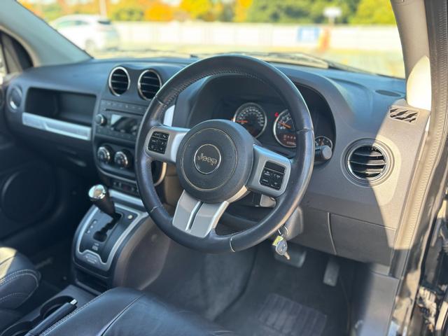 ジープ・コンパス リミテッド　４ＷＤ／１８インチアルミＡＷ／サンルーフ／レザーシート／Ｄ席パワーシート／シートヒーター／サイドカメラ／ドラレコ／クルコン／ＥＴＣ（43枚目）