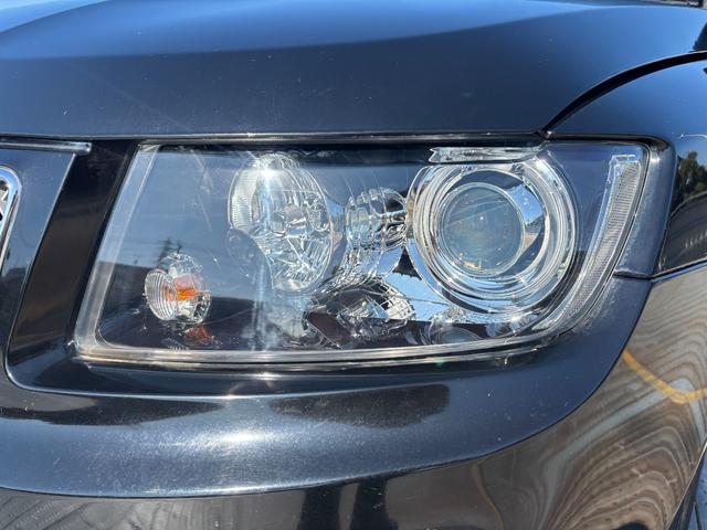 ジープ・コンパス リミテッド　４ＷＤ／１８インチアルミＡＷ／サンルーフ／レザーシート／Ｄ席パワーシート／シートヒーター／サイドカメラ／ドラレコ／クルコン／ＥＴＣ（51枚目）