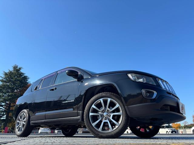 ジープ・コンパス リミテッド　４ＷＤ／１８インチアルミＡＷ／サンルーフ／レザーシート／Ｄ席パワーシート／シートヒーター／サイドカメラ／ドラレコ／クルコン／ＥＴＣ（55枚目）