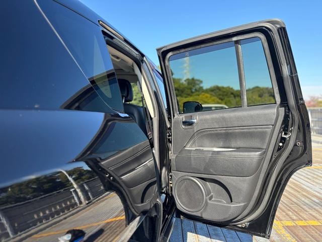 ジープ・コンパス リミテッド　４ＷＤ／１８インチアルミＡＷ／サンルーフ／レザーシート／Ｄ席パワーシート／シートヒーター／サイドカメラ／ドラレコ／クルコン／ＥＴＣ（56枚目）