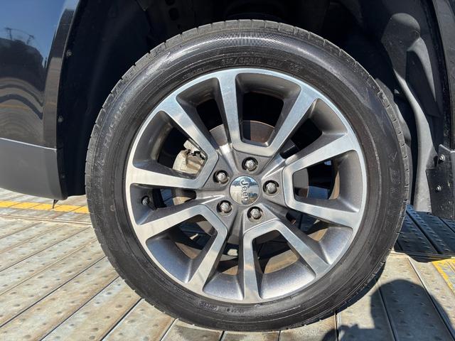 ジープ・コンパス リミテッド　４ＷＤ／１８インチアルミＡＷ／サンルーフ／レザーシート／Ｄ席パワーシート／シートヒーター／サイドカメラ／ドラレコ／クルコン／ＥＴＣ（63枚目）