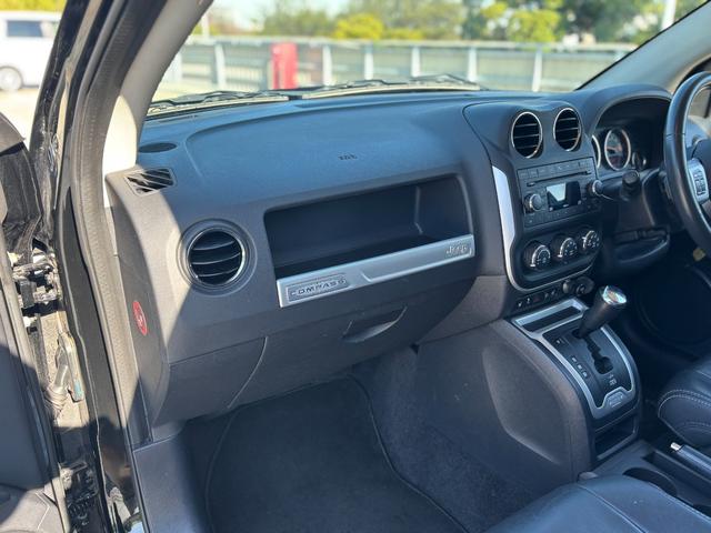 ジープ・コンパス リミテッド　４ＷＤ／１８インチアルミＡＷ／サンルーフ／レザーシート／Ｄ席パワーシート／シートヒーター／サイドカメラ／ドラレコ／クルコン／ＥＴＣ（65枚目）