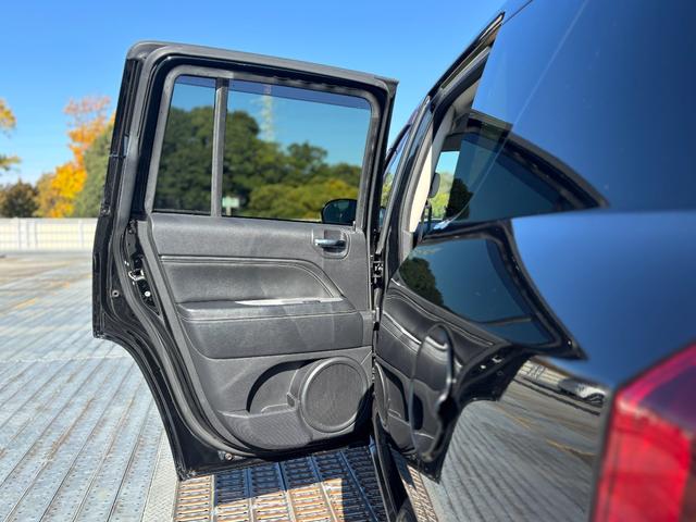 ジープ・コンパス リミテッド　４ＷＤ／１８インチアルミＡＷ／サンルーフ／レザーシート／Ｄ席パワーシート／シートヒーター／サイドカメラ／ドラレコ／クルコン／ＥＴＣ（75枚目）