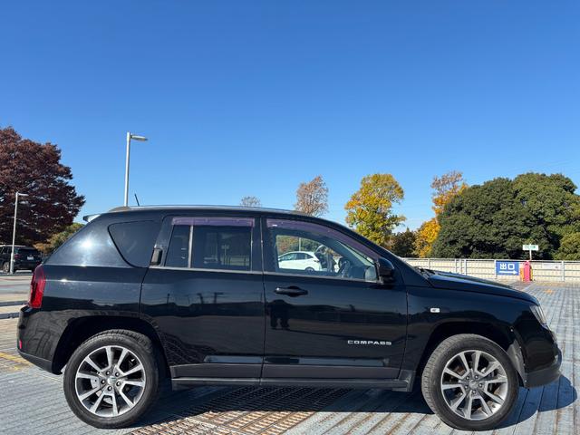 ジープ・コンパス リミテッド　４ＷＤ／１８インチアルミＡＷ／サンルーフ／レザーシート／Ｄ席パワーシート／シートヒーター／サイドカメラ／ドラレコ／クルコン／ＥＴＣ（77枚目）