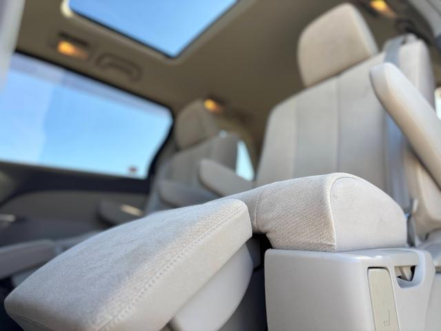 エスティマ アエラス　社外１８インチＡＷ／Ｂｌｕｅｔｏｏｔｈ／ダブルサンルーフ／両側パワスラ／Ｆバンパーモデリスタ／後席オットマン／レーダー探知機／ソナー／バックカメラ／ＥＴＣ（17枚目）