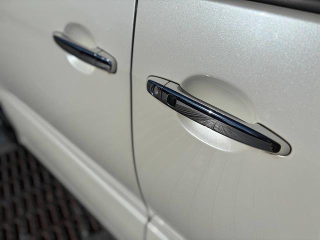 エスティマ アエラス　社外１８インチＡＷ／Ｂｌｕｅｔｏｏｔｈ／ダブルサンルーフ／両側パワスラ／Ｆバンパーモデリスタ／後席オットマン／レーダー探知機／ソナー／バックカメラ／ＥＴＣ（20枚目）