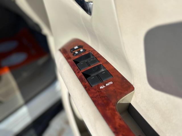 エスティマ アエラス　社外１８インチＡＷ／Ｂｌｕｅｔｏｏｔｈ／ダブルサンルーフ／両側パワスラ／Ｆバンパーモデリスタ／後席オットマン／レーダー探知機／ソナー／バックカメラ／ＥＴＣ（33枚目）