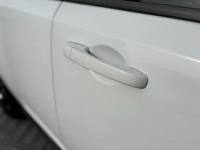 ジープ・コンパス リミテッドクローム 純正17インチAW/社外ナビ/フルフラットシート/バックカメラ/サイドカメラ/TV/ルーフレール/フォグ/記録簿/ETC(5枚目)