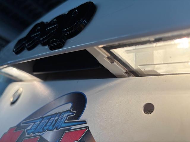 ジープ・コンパス リミテッドクローム 純正17インチAW/社外ナビ/フルフラットシート/バックカメラ/サイドカメラ/TV/ルーフレール/フォグ/記録簿/ETC(9枚目)