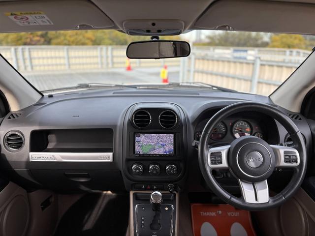 ジープ・コンパス リミテッドクローム 純正17インチAW/社外ナビ/フルフラットシート/バックカメラ/サイドカメラ/TV/ルーフレール/フォグ/記録簿/ETC(14枚目)