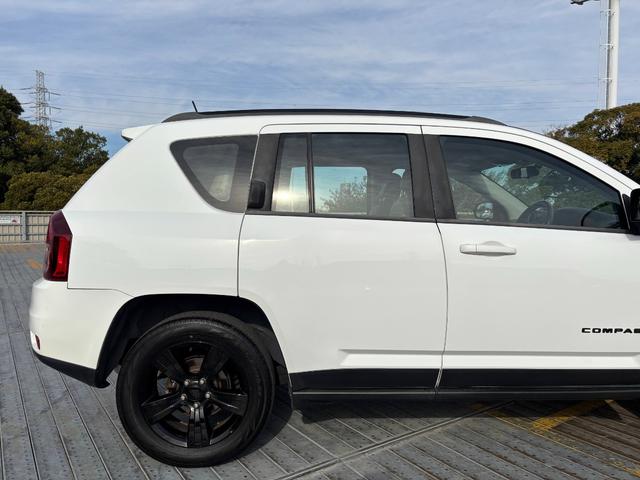 ジープ・コンパス リミテッドクローム 純正17インチAW/社外ナビ/フルフラットシート/バックカメラ/サイドカメラ/TV/ルーフレール/フォグ/記録簿/ETC(22枚目)