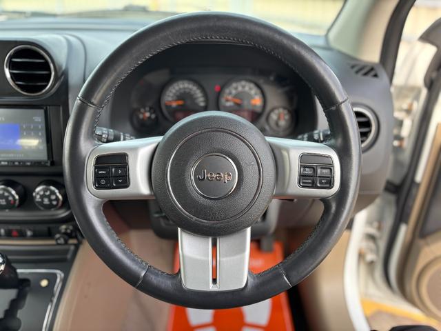 ジープ・コンパス リミテッドクローム 純正17インチAW/社外ナビ/フルフラットシート/バックカメラ/サイドカメラ/TV/ルーフレール/フォグ/記録簿/ETC(25枚目)