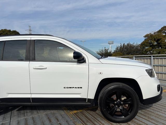 ジープ・コンパス リミテッドクローム 純正17インチAW/社外ナビ/フルフラットシート/バックカメラ/サイドカメラ/TV/ルーフレール/フォグ/記録簿/ETC(39枚目)