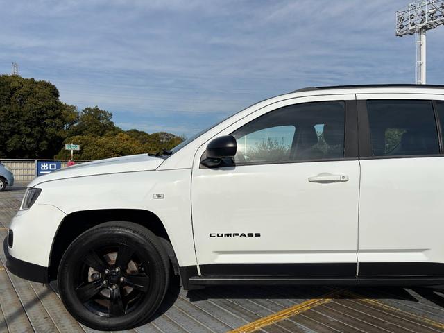 ジープ・コンパス リミテッドクローム 純正17インチAW/社外ナビ/フルフラットシート/バックカメラ/サイドカメラ/TV/ルーフレール/フォグ/記録簿/ETC(48枚目)