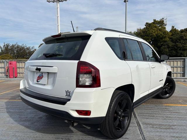 ジープ・コンパス リミテッドクローム 純正17インチAW/社外ナビ/フルフラットシート/バックカメラ/サイドカメラ/TV/ルーフレール/フォグ/記録簿/ETC(54枚目)