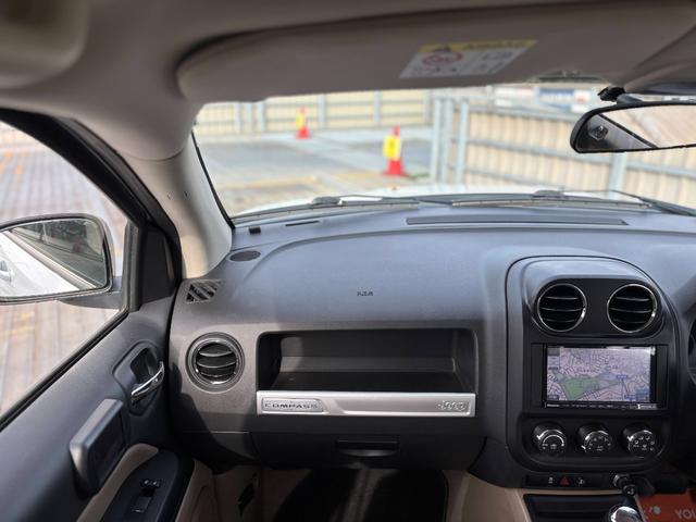 ジープ・コンパス リミテッドクローム 純正17インチAW/社外ナビ/フルフラットシート/バックカメラ/サイドカメラ/TV/ルーフレール/フォグ/記録簿/ETC(56枚目)