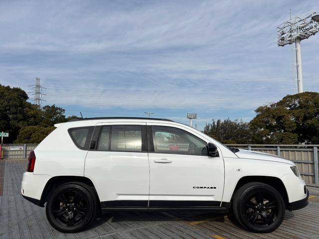 ジープ・コンパス リミテッドクローム 純正17インチAW/社外ナビ/フルフラットシート/バックカメラ/サイドカメラ/TV/ルーフレール/フォグ/記録簿/ETC(57枚目)