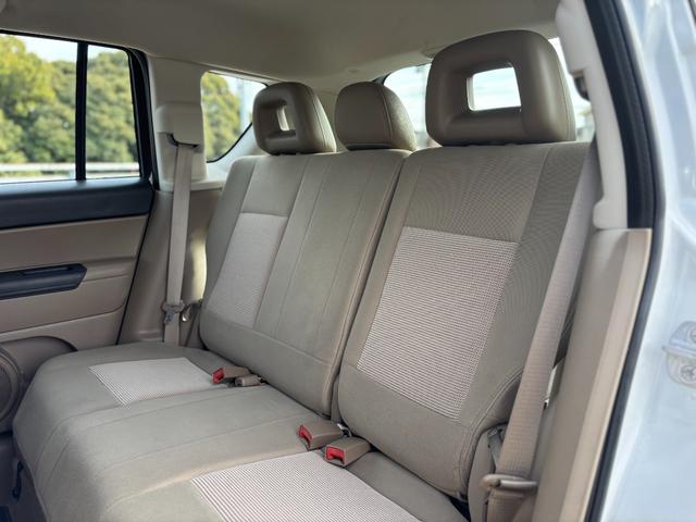 ジープ・コンパス リミテッドクローム 純正17インチAW/社外ナビ/フルフラットシート/バックカメラ/サイドカメラ/TV/ルーフレール/フォグ/記録簿/ETC(62枚目)