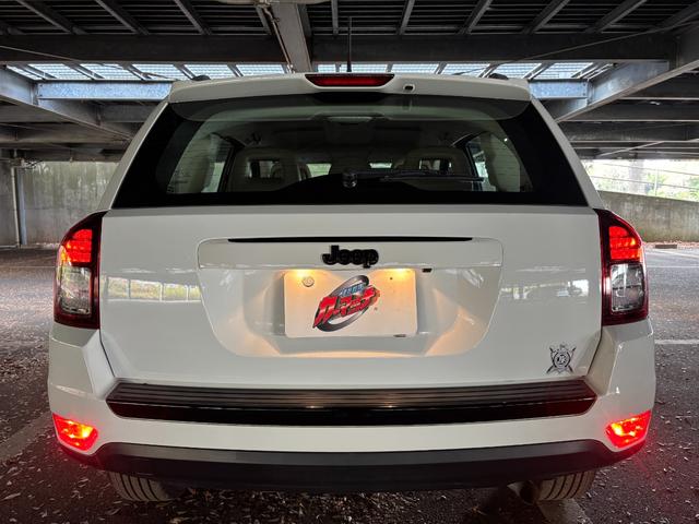 ジープ・コンパス リミテッドクローム 純正17インチAW/社外ナビ/フルフラットシート/バックカメラ/サイドカメラ/TV/ルーフレール/フォグ/記録簿/ETC(65枚目)