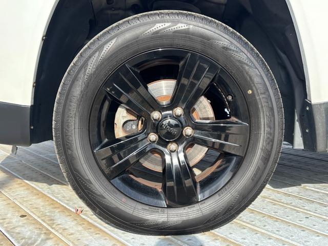 ジープ・コンパス リミテッドクローム 純正17インチAW/社外ナビ/フルフラットシート/バックカメラ/サイドカメラ/TV/ルーフレール/フォグ/記録簿/ETC(66枚目)