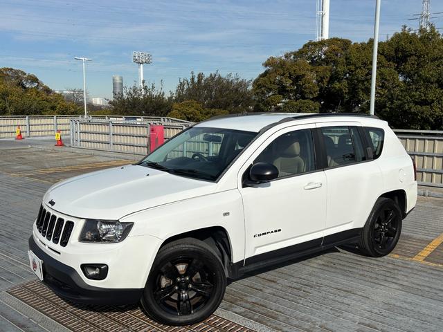 ジープ・コンパス リミテッドクローム 純正17インチAW/社外ナビ/フルフラットシート/バックカメラ/サイドカメラ/TV/ルーフレール/フォグ/記録簿/ETC(76枚目)