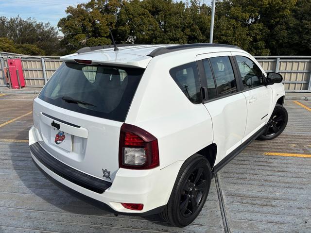 ジープ・コンパス リミテッドクローム 純正17インチAW/社外ナビ/フルフラットシート/バックカメラ/サイドカメラ/TV/ルーフレール/フォグ/記録簿/ETC(78枚目)