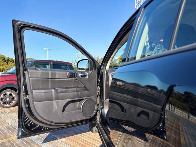 ジープ・コンパス アルティテュード　スポーツ　純正１７インチＡＷ／サイドカメラ／ドラレコ／フルフラットシート／ルーフレール／フォグ／ＥＴＣ（11枚目）