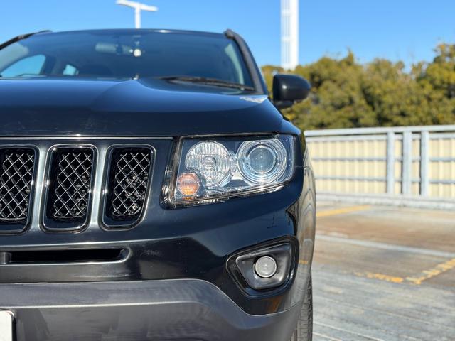 ジープ・コンパス アルティテュード　スポーツ　純正１７インチＡＷ／サイドカメラ／ドラレコ／フルフラットシート／ルーフレール／フォグ／ＥＴＣ（44枚目）