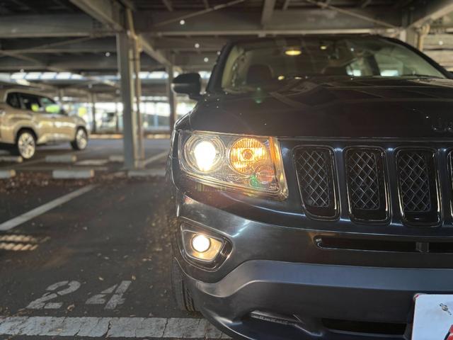 ジープ・コンパス アルティテュード　スポーツ　純正１７インチＡＷ／サイドカメラ／ドラレコ／フルフラットシート／ルーフレール／フォグ／ＥＴＣ（51枚目）