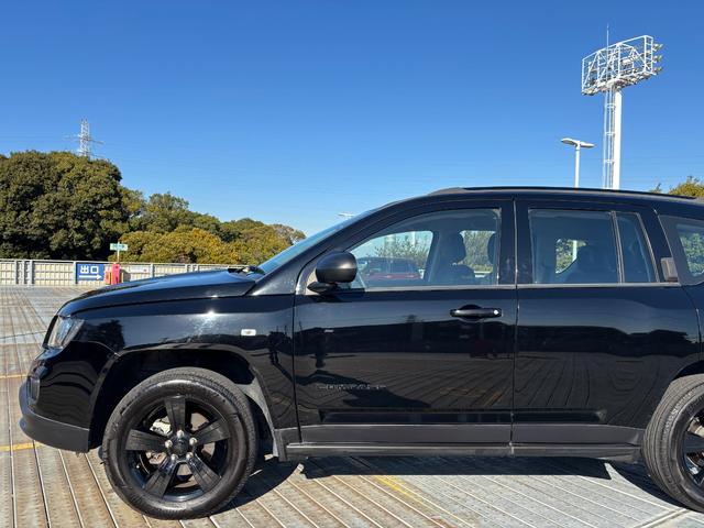 ジープ・コンパス アルティテュード　スポーツ　純正１７インチＡＷ／サイドカメラ／ドラレコ／フルフラットシート／ルーフレール／フォグ／ＥＴＣ（76枚目）