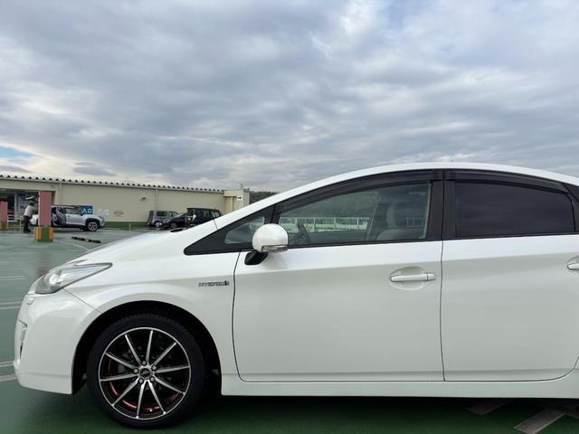 プリウス Ｓツーリングセレクション　社外１７インチＡＷ／Ｂｌｕｅｔｏｏｔｈ／ＴＶ／バックカメラ／フルフラットシート／フォグ／ＥＴＣ（7枚目）