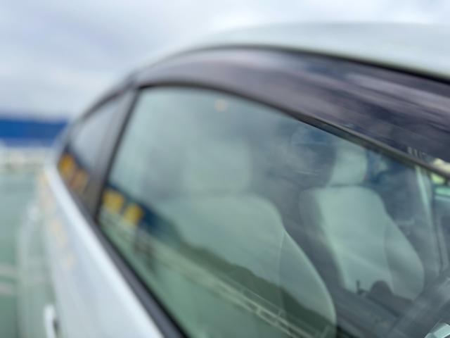 プリウス Ｓツーリングセレクション　社外１７インチＡＷ／Ｂｌｕｅｔｏｏｔｈ／ＴＶ／バックカメラ／フルフラットシート／フォグ／ＥＴＣ（14枚目）